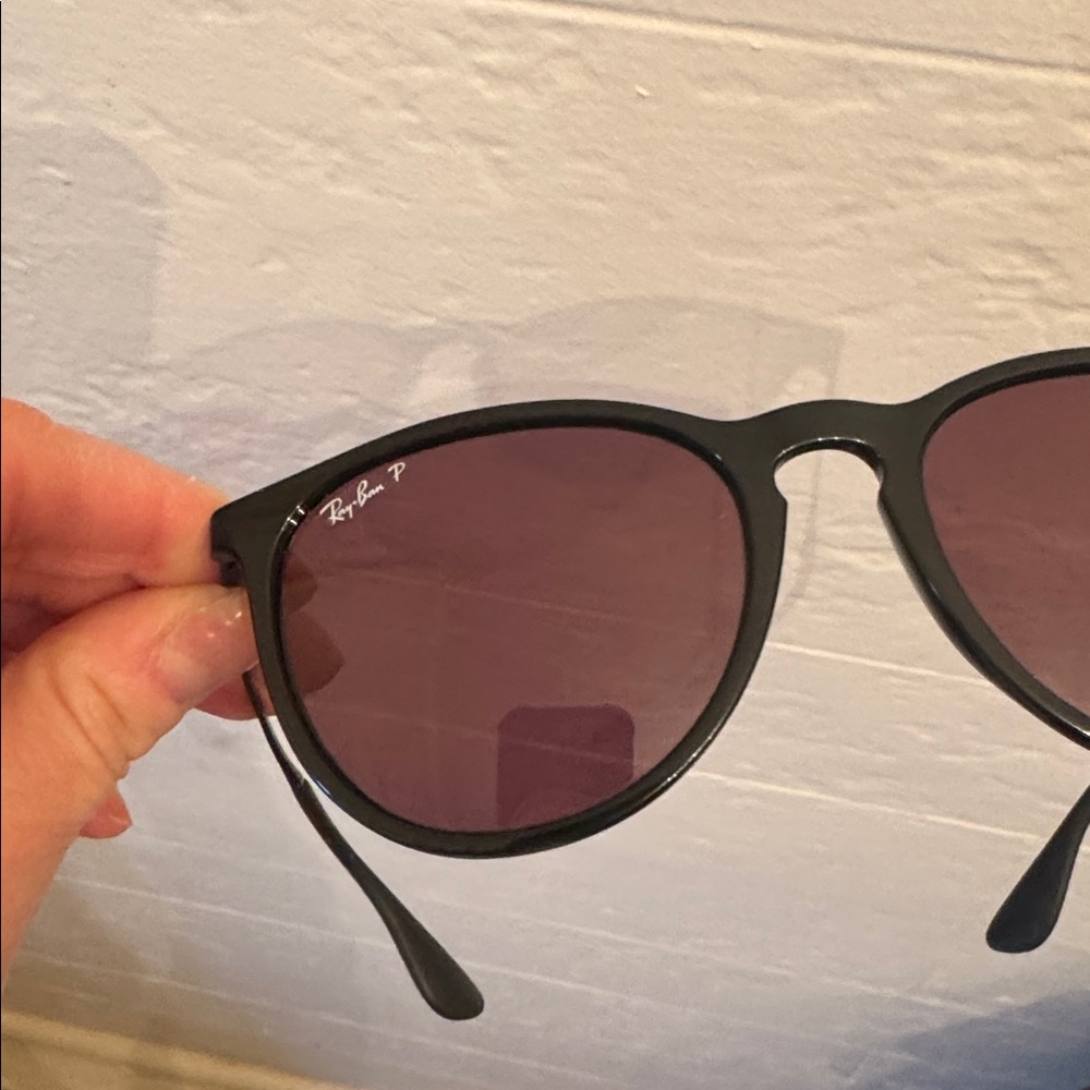 Authentic Ray Ban Erika polarized sunglasses - Picture 9 of 12